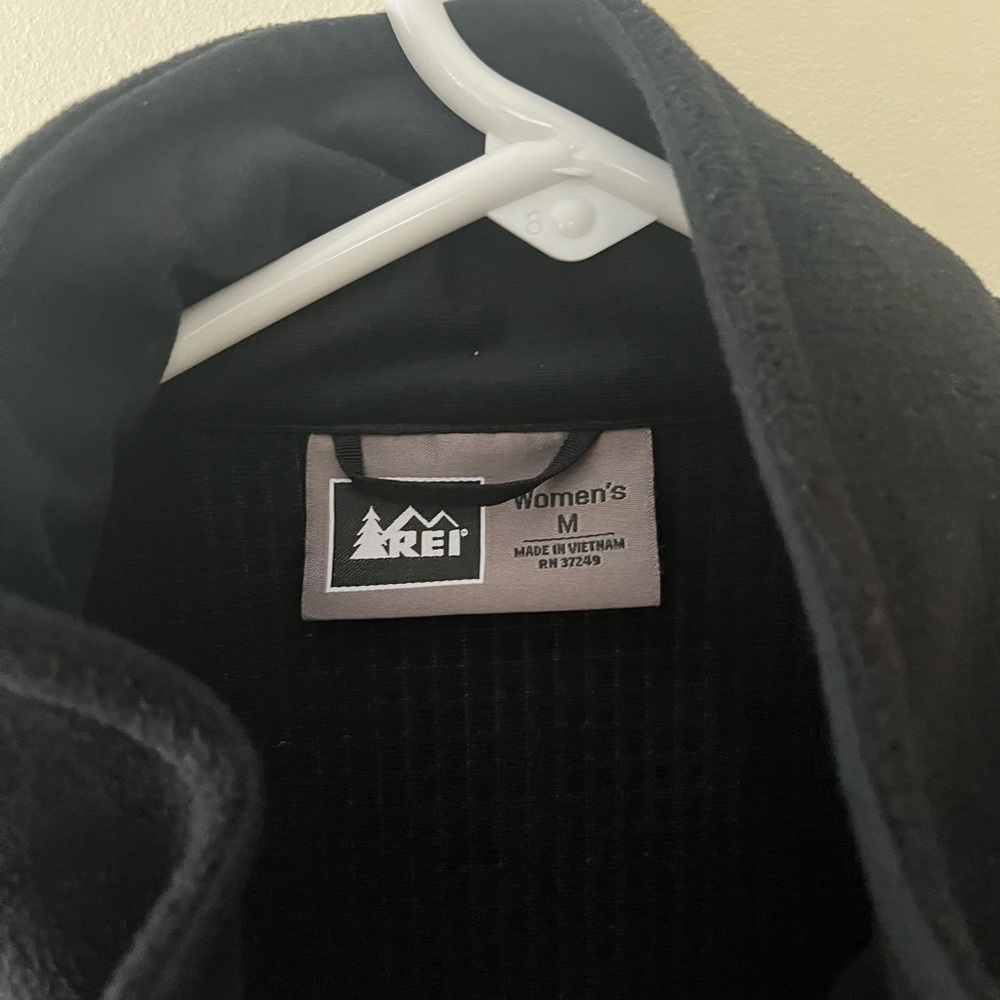 Fleece Vest by REI, Black, Women’s Medium. - Picture 3 of 5